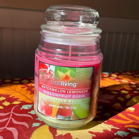Trueliving Layered Scented Candle, 18 oz, unused - Picture 6 of 6